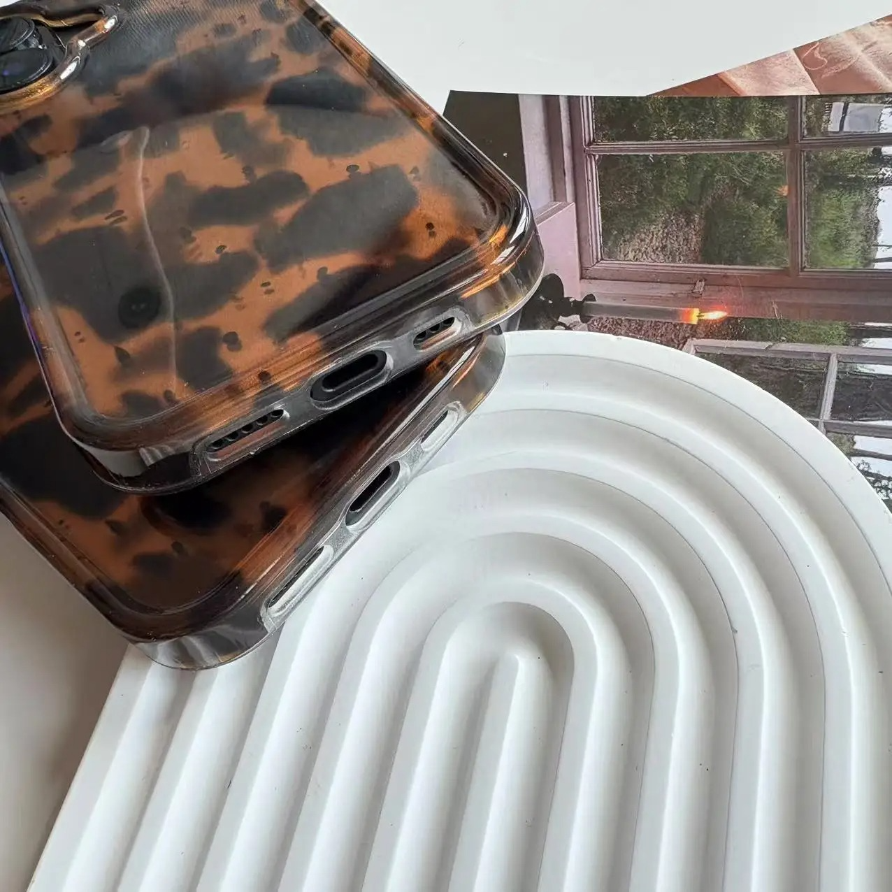 Luxury Retro iPhone Case — Amber Laser Pattern, Shockproof Soft PC+TPU Half-Wrapped Cover with Non-Slip Protection