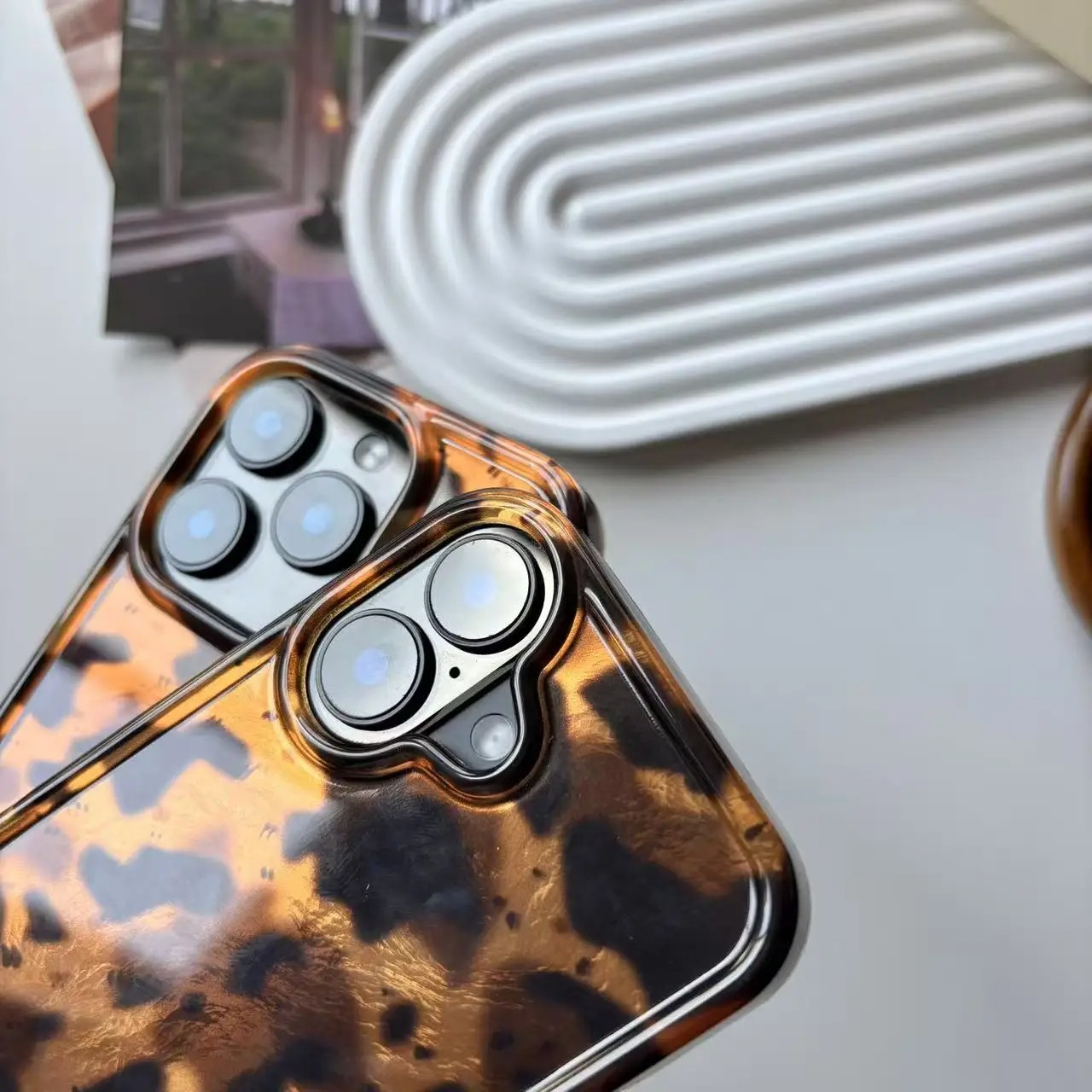 Luxury Retro iPhone Case — Amber Laser Pattern, Shockproof Soft PC+TPU Half-Wrapped Cover with Non-Slip Protection