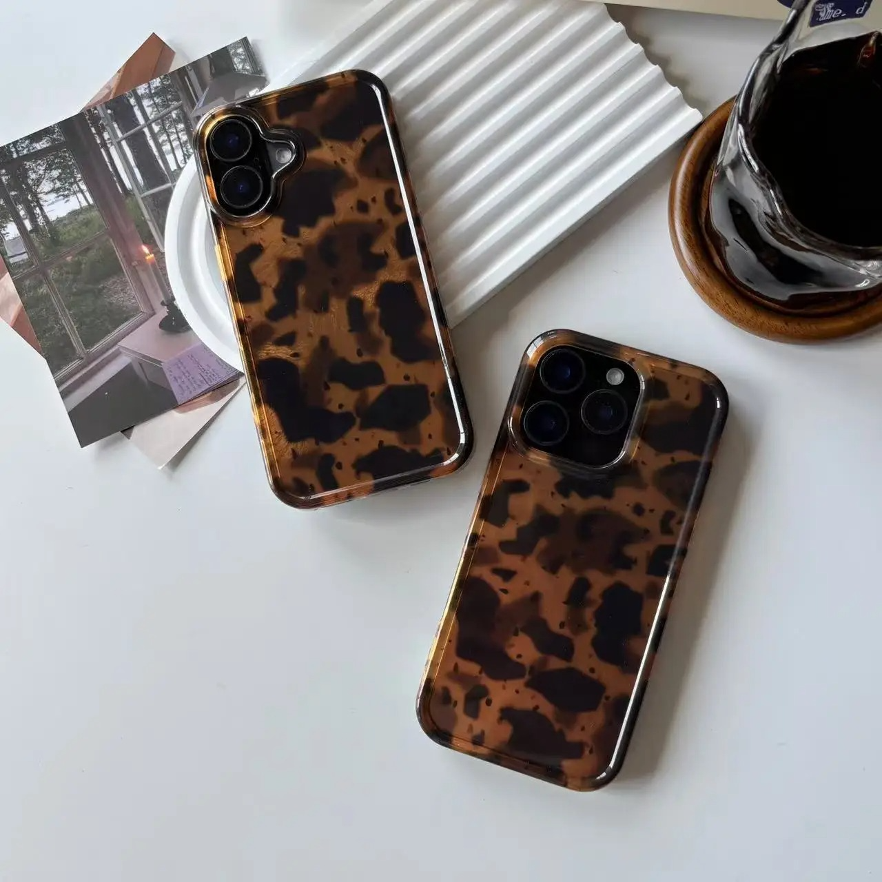 Luxury Retro iPhone Case — Amber Laser Pattern, Shockproof Soft PC+TPU Half-Wrapped Cover with Non-Slip Protection