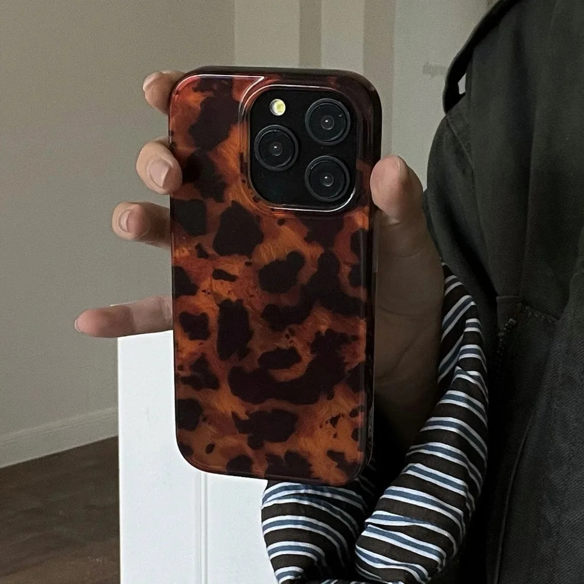 Luxury Retro iPhone Case — Amber Laser Pattern, Shockproof Soft PC+TPU Half-Wrapped Cover with Non-Slip Protection