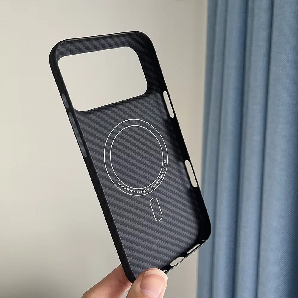 Luxury iPhone Case — Ultra-Thin Aramid Carbon Fiber MagSafe Cover with Full-Coverage Lightweight Protection and Durable Scratch-Resistant Texture