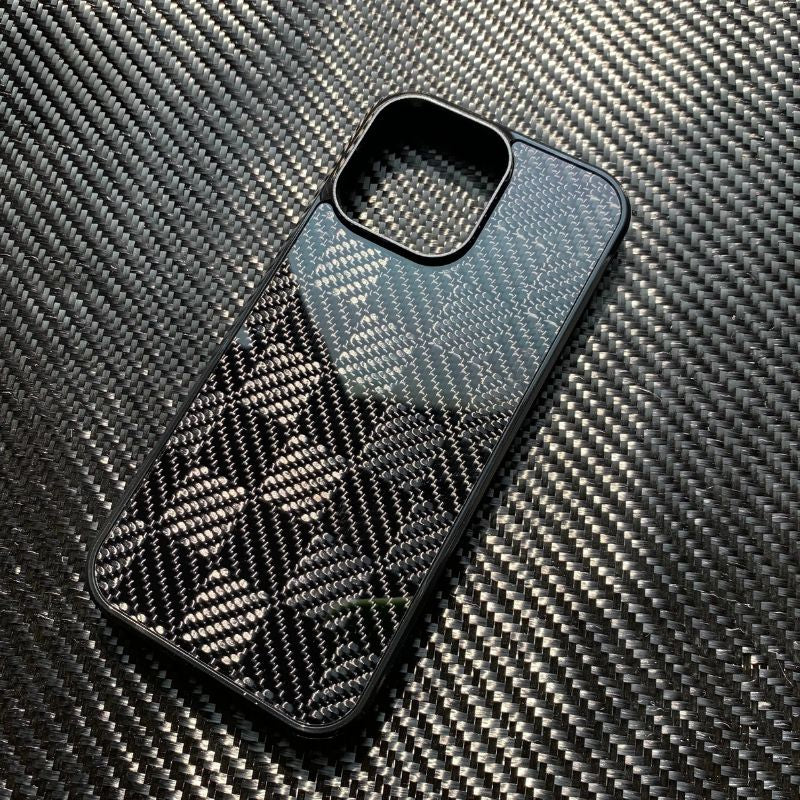 Premium iPhone Case — Real 3K Twill Woven Carbon Fiber MagSafe Cover with Shockproof Dual-Layer Protection, Anti-Fingerprint Lightweight Reflective Design