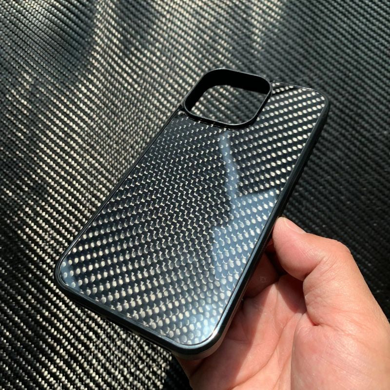 Premium iPhone Case — Real 3K Twill Woven Carbon Fiber MagSafe Cover with Shockproof Dual-Layer Protection, Anti-Fingerprint Lightweight Reflective Design