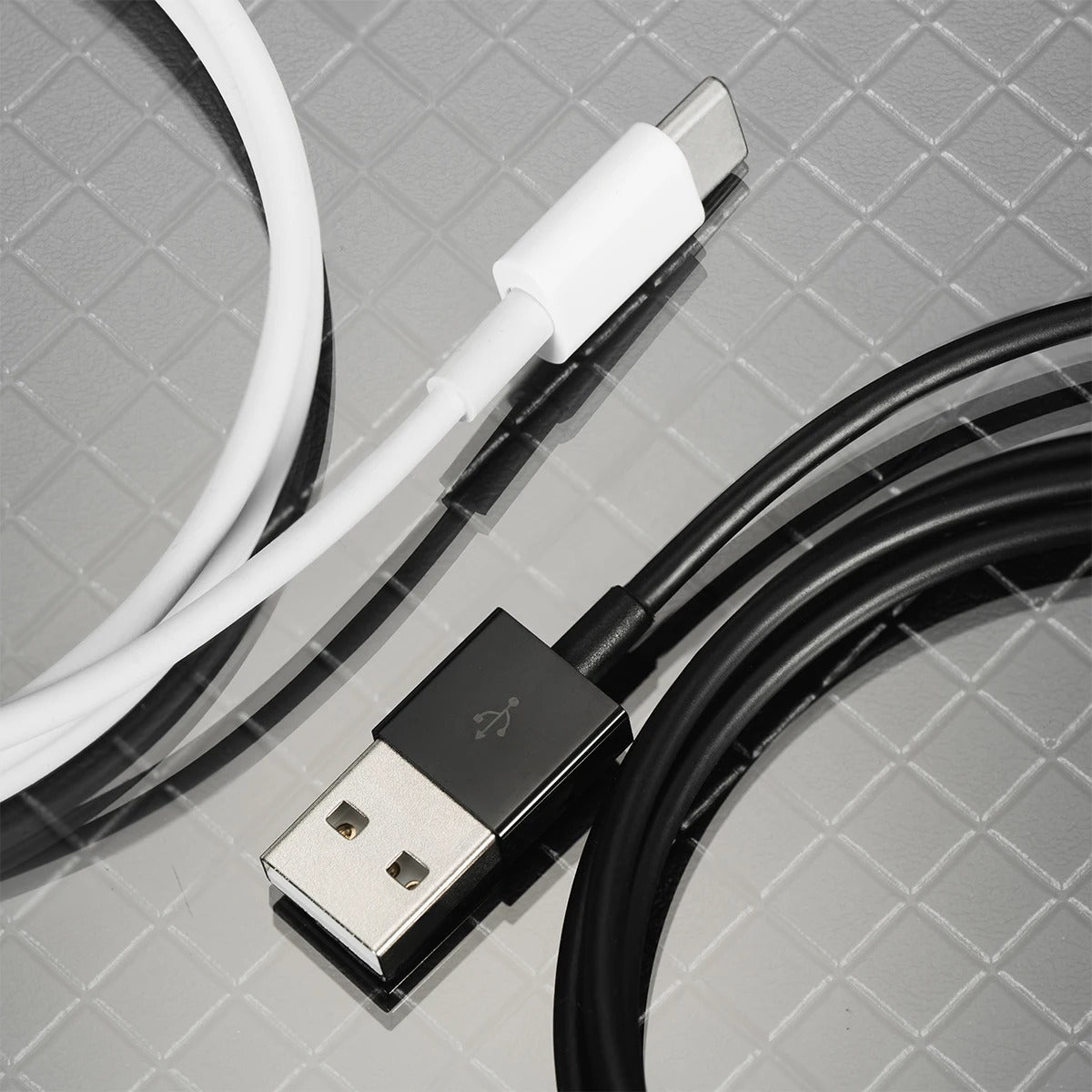 Luxury Apple Watch Fast Charger Stand – Desktop Silicone Charging Dock for 40–46mm Watches