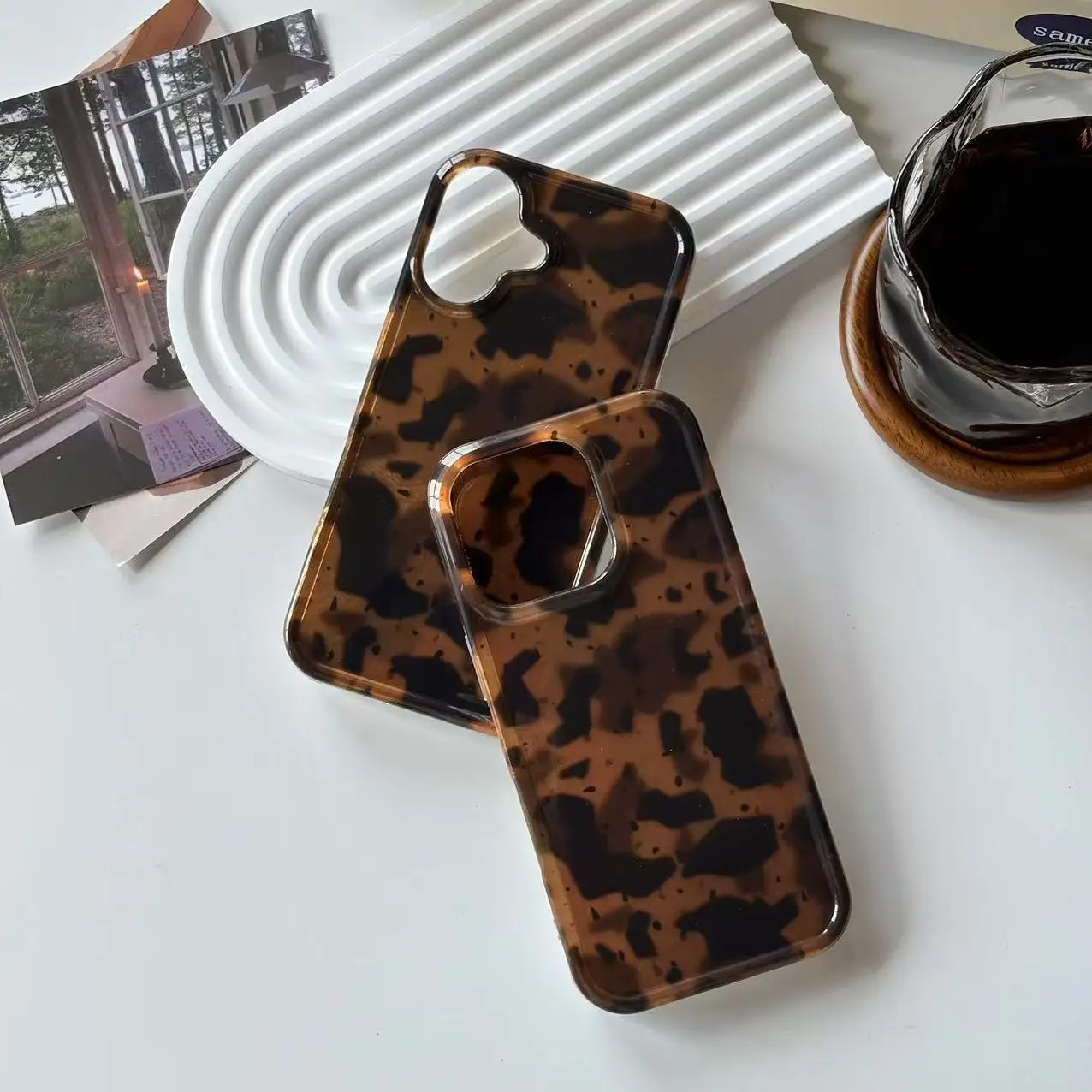 Luxury Retro iPhone Case — Amber Laser Pattern, Shockproof Soft PC+TPU Half-Wrapped Cover with Non-Slip Protection