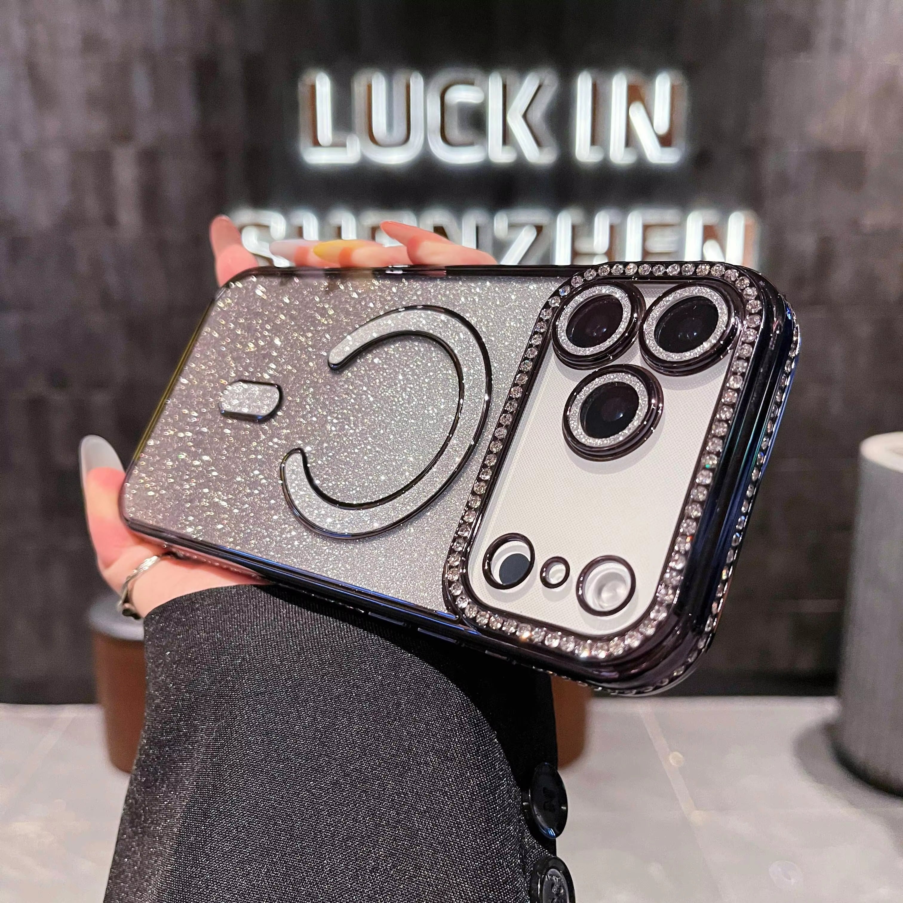 Luxury iPhone Case — Clear Magnetic MagSafe Soft Cover with Plating Design, Shockproof Anti-Scratch Silicone Build & Gradient Glitter Style for Women