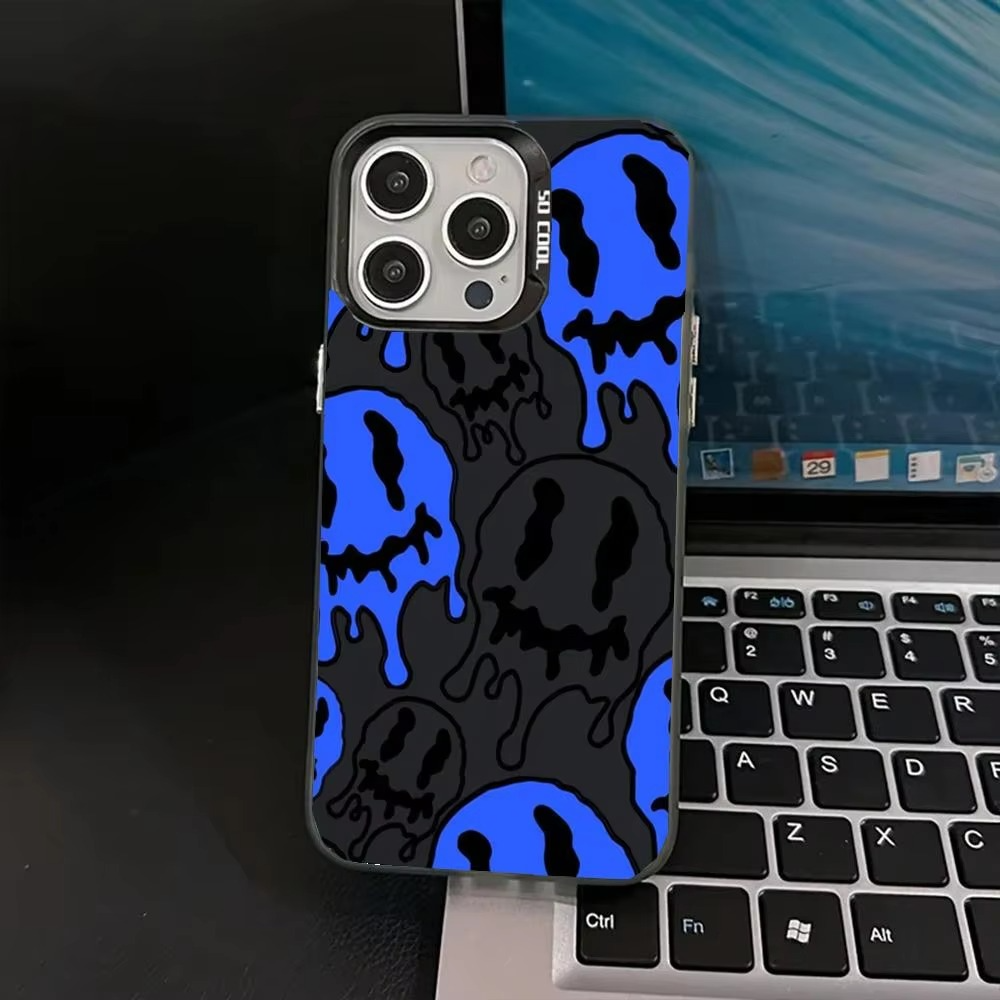 Luxury iPhone Case — Fashion Smile Face Pattern Silicone Cover with Soft-Touch Finish, Lightweight Protection & Everyday Grip Design