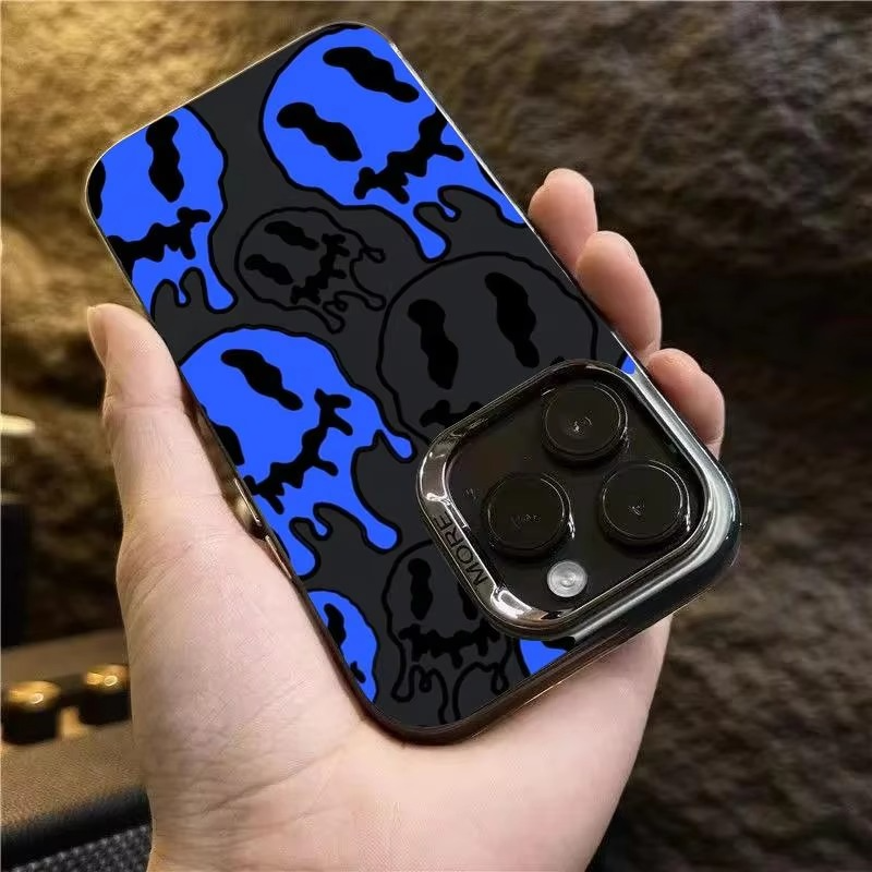 Luxury iPhone Case — Fashion Smile Face Pattern Silicone Cover with Soft-Touch Finish, Lightweight Protection & Everyday Grip Design