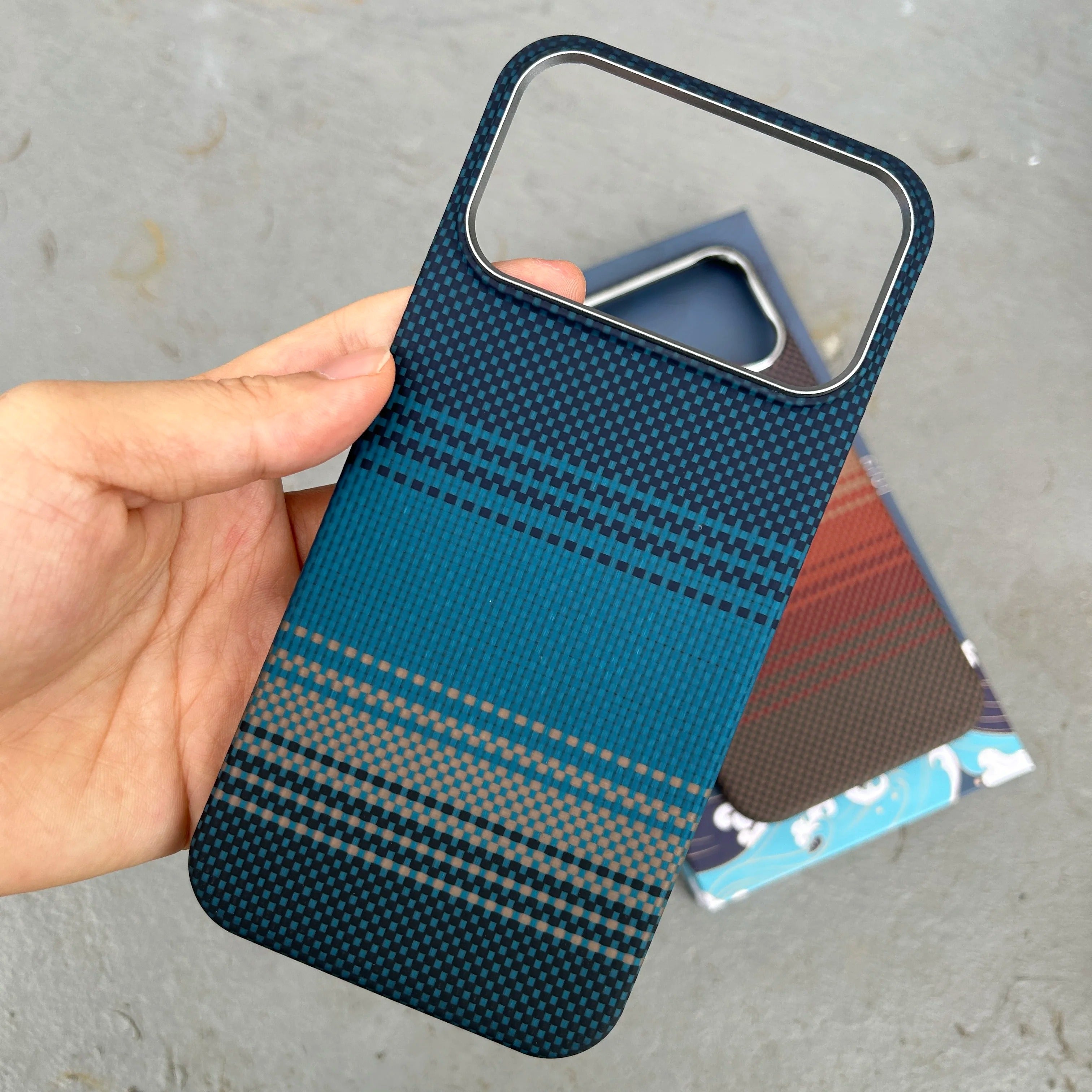 Luxury iPhone Case — Ultra-Thin Aramid Carbon Fiber MagSafe Cover with Kevlar-Grade Protection, Shock-Resistant Slim Design and Washable Finish