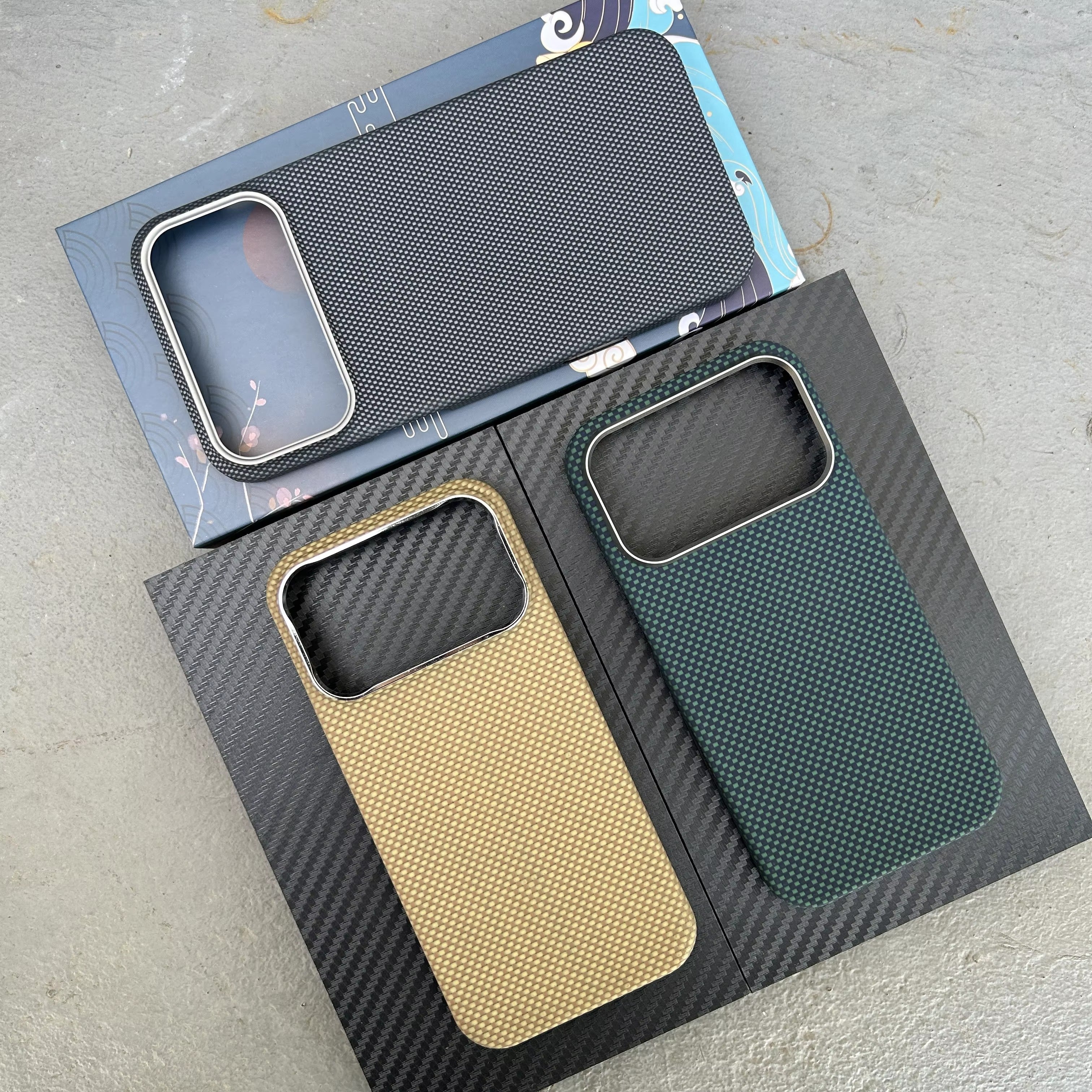 Luxury iPhone Case — Ultra-Thin Aramid Carbon Fiber MagSafe Cover with Kevlar-Grade Protection, Shock-Resistant Slim Design and Washable Finish