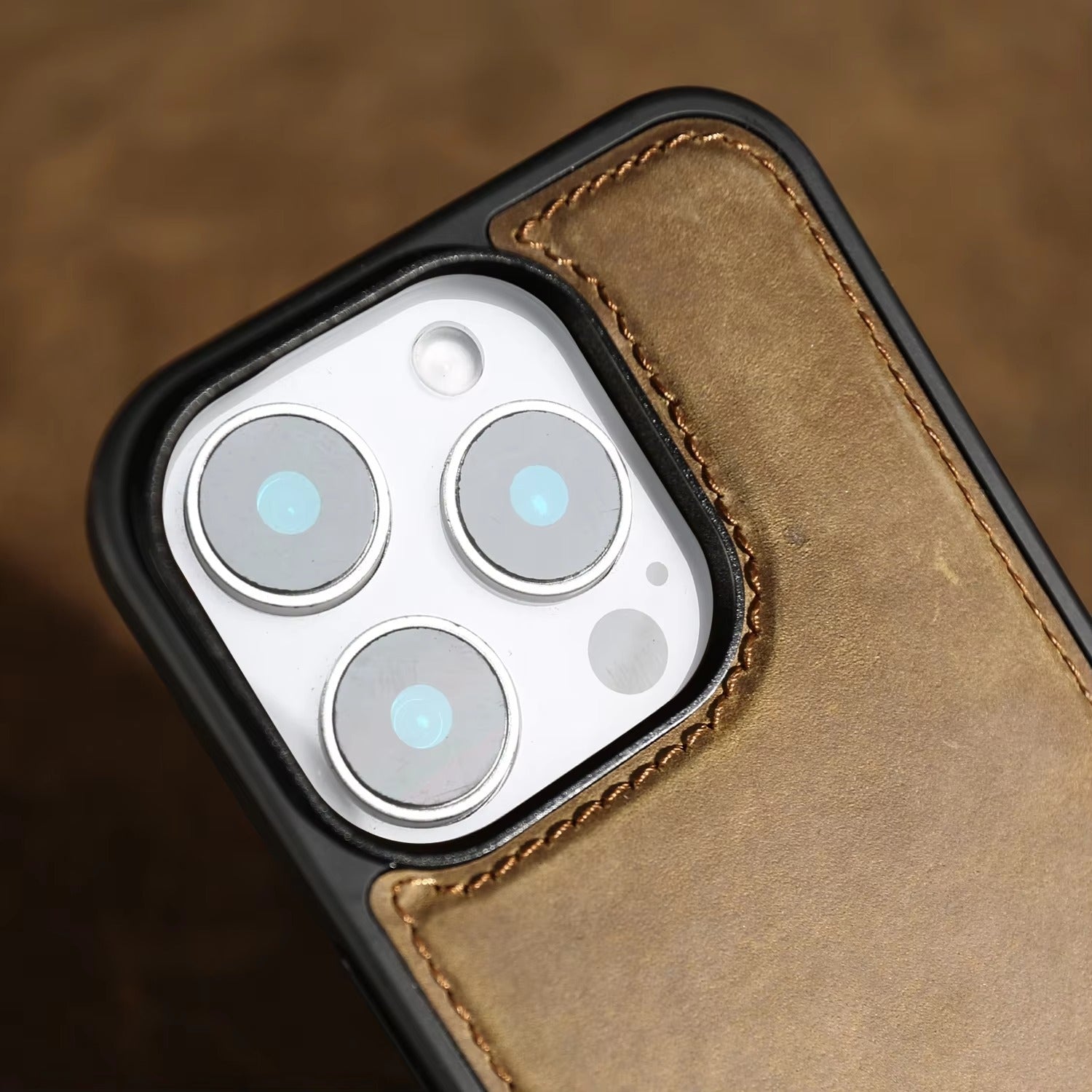 Premium iPhone Case — Vintage Crazy Horse Genuine Leather Magnetic Cover with Full-Coverage Shockproof Protection, Anti-Scratch Non-Slip Retro Design